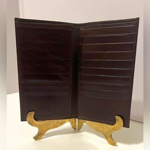 Bi-Fold Unisex Genuine Italian Brown Leather Wallet by “Hides in Shape”.